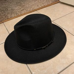 Women’s wide brim belted fedora hat